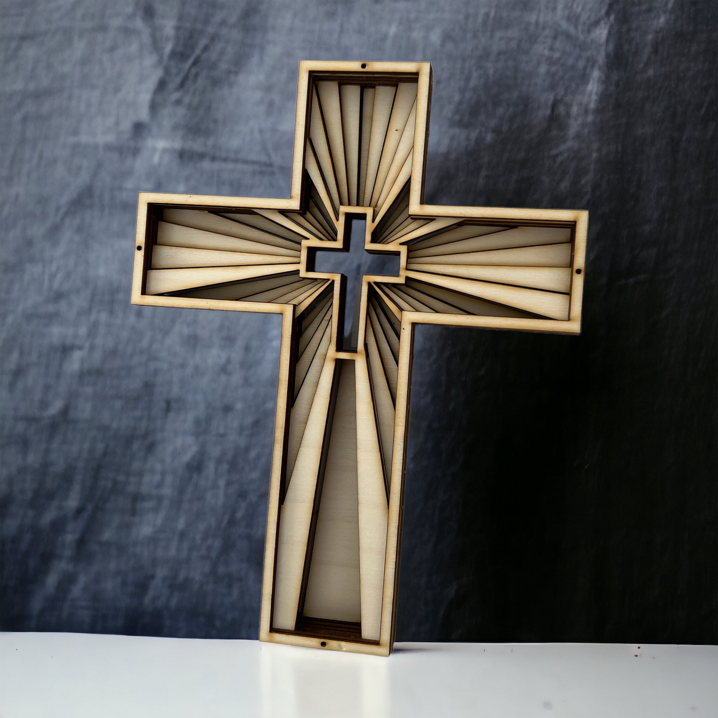 Kreuz aus Sperrholz